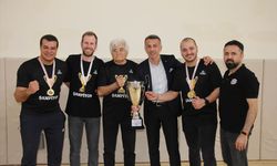 Sakarya Voleybol play-off finallerinde namağlup şampiyon olup 1. Lig'e yükseldi