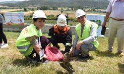 Bilecik'te ortaokul öğrencileri atık yağların dönüştürüldüğü tesisi gezdi