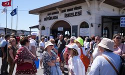 Büyükada'da bayram tatilinin bitimine bir gün kala yoğunluk yaşandı