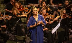 Ünlü soprano Olga Peretyatko, CRR Senfoni Orkestrası'yla konser verdi