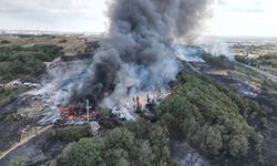 GÜNCELLEME - Tekirdağ'da otluk alandan geri dönüşüm tesisine sıçrayan yangın söndürüldü