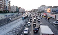 Metrobüs hattındaki "Beyaz Yol" çalışması nedeniyle kapatılan Cennet Mahallesi Durağı açıldı