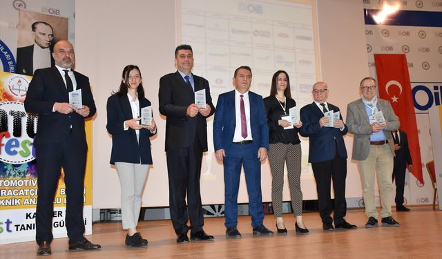 Bursa'da otomotiv alanına eleman yetiştiren lisenin öğrencileri sektör temsilcileriyle buluştu