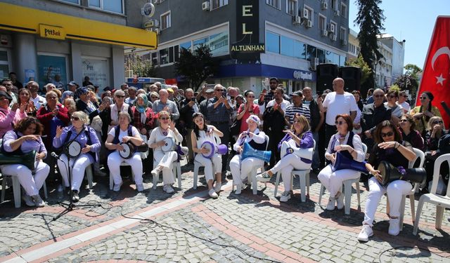 Edirne'de üç gündür devam eden Kakava-Hıdrellez Şenlikleri sona erdi.
