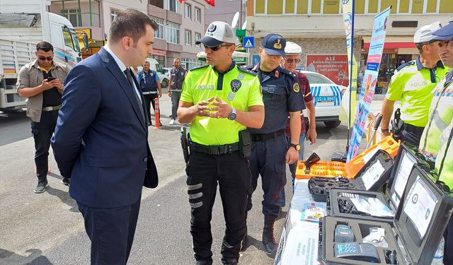 Süloğlu'nda trafik ekipleri tanıtım ve bilgilendirme çalışması yaptı