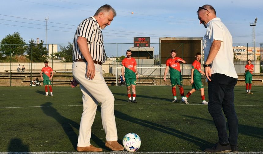 Lüleburgaz'da Yaz Akşamları Yıldızları Futbol Turnuvası Çetin Öten Kupası başladı